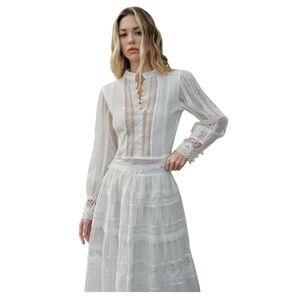 COMMENSE Lace Trim Tiered Skirt Set
COLOR - White two piece set NWT size Medium